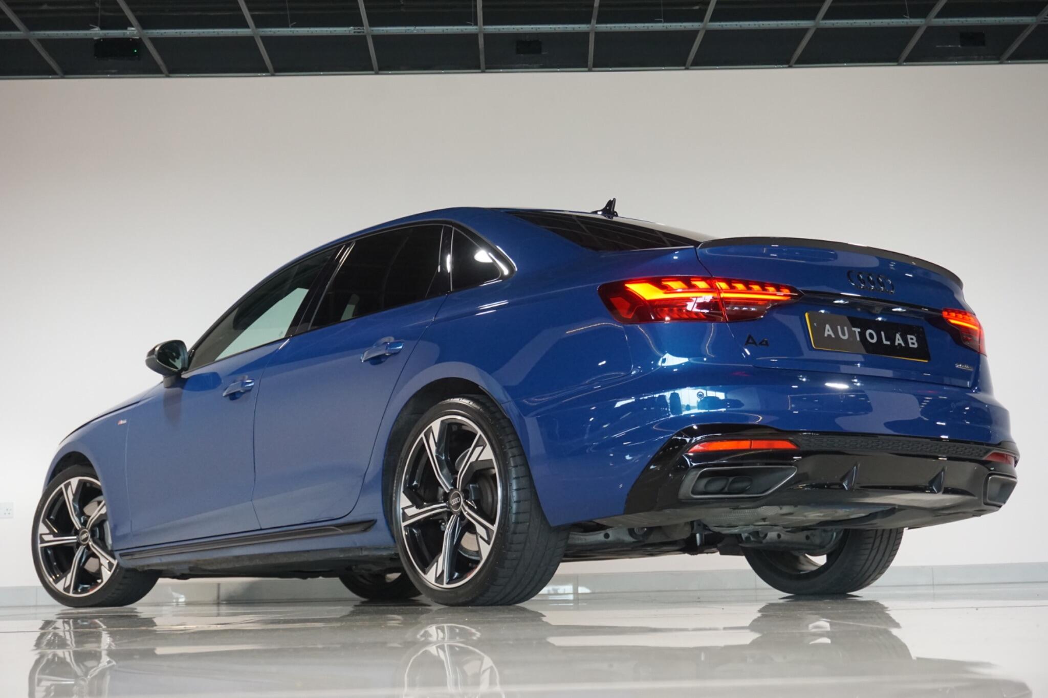 Audi A4 2.0 TDI 40 Black Edition Saloon 4dr Diesel S Tronic quattro Euro 6 (s/s) (204 ps)